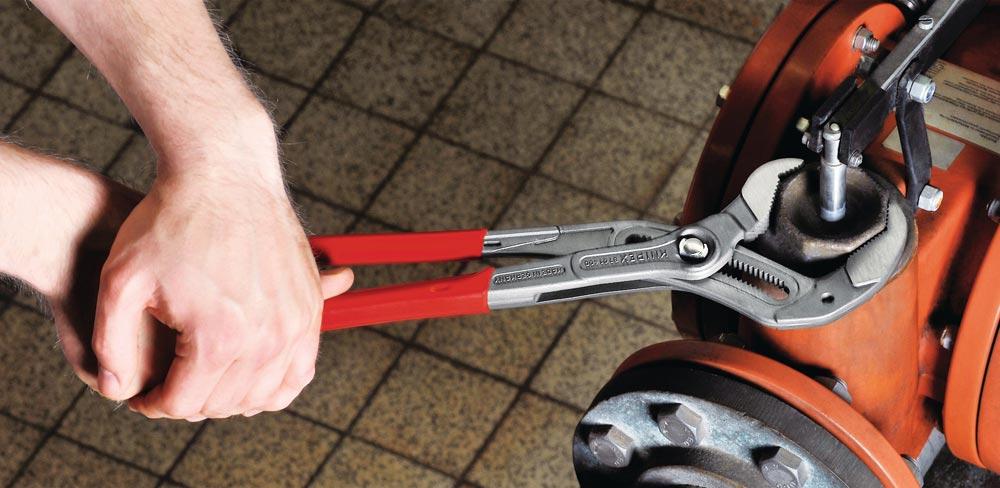 Rohr- und Wasserpumpenzange Cobra® Länge 560 mm Spannweite 120 mm poliert Kunststoffüberzug